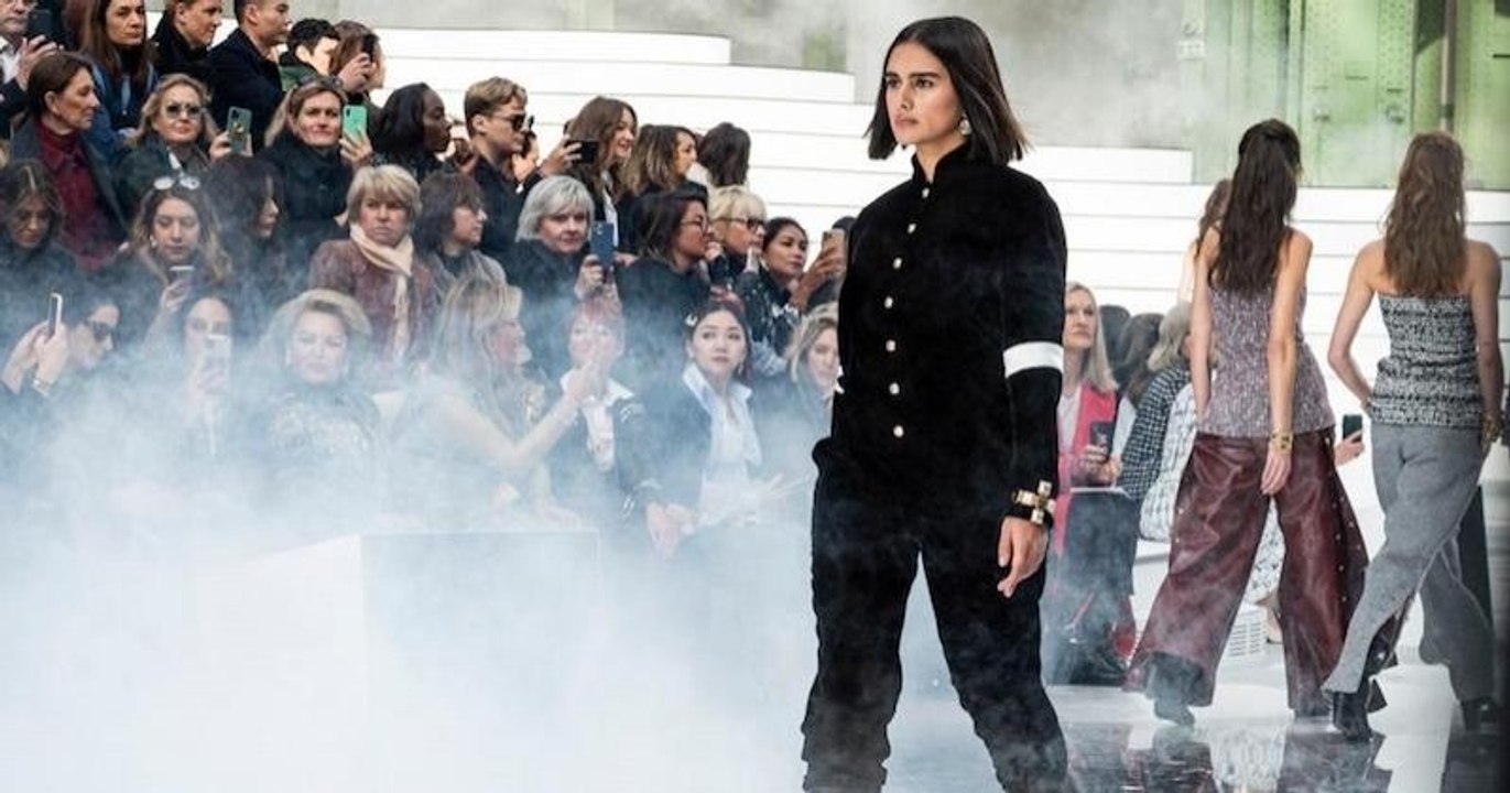 À la Fashion Week de Paris, Chanel a fait défiler une mannequin taille 40