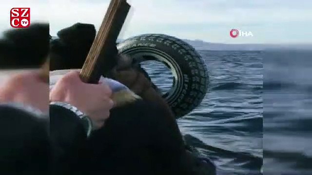 Ege Denizi'nde 11 saat kurtarılmayı beklediler