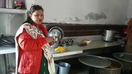 कैराना: स्कूल में अपर्याप्त मिला दूध, मिर्च-मसाले भी नहीं