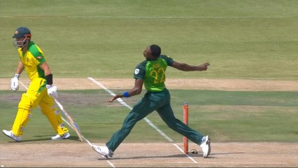 Ngidi stalls Australia with back-to-back wickets