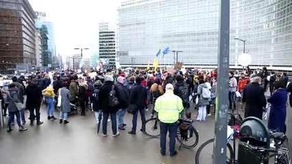 AB'nin ve Yunanistan'ın göç politikaları protesto edildi