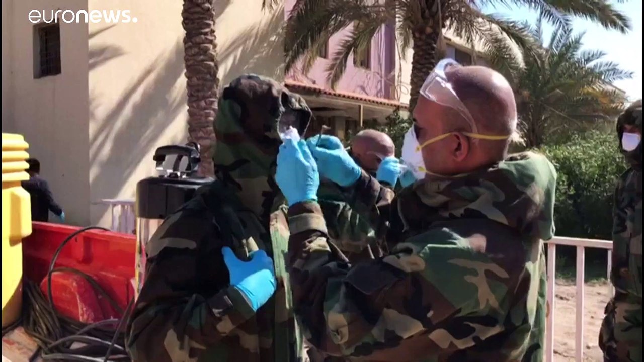 Koronavírus: az iraki hadsereg fertőtlenít egy iskolát