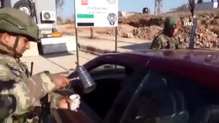 Türk askerlerinden İdlib'de halka kahve ikramı