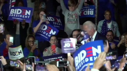 Download Video: Biden favorito en primarias demócratas en duelo con Sanders; Bloomberg se retira