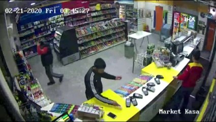 Çaldıkları otomobille yakıt alan acemi hırsızlar yakayı ele verdi