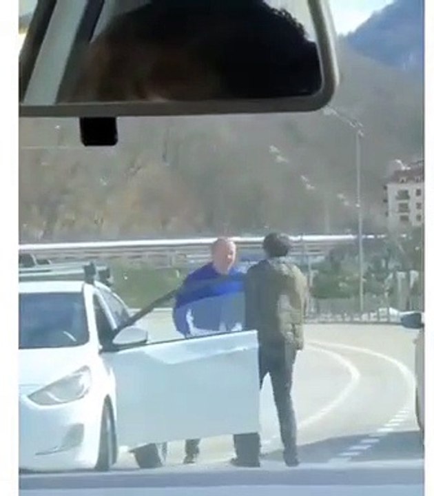 Grosse dispute entre 2 conducteurs... qui se termine bien !