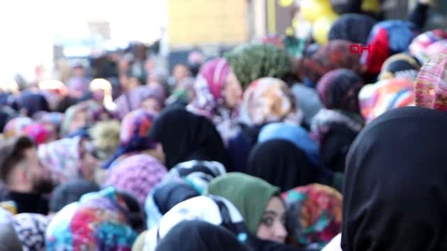 Erzurum-züccaciye magazası açılışında 'indirim' izdihamı