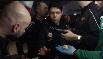 Aytemiz Alanyaspor kafilesini taşıyan otobüse taşlı saldırı düzenlendi