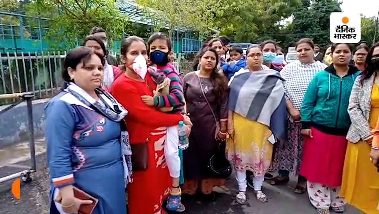 आगरा में जूता कारोबारी के परिवार के छह लोगों मे...