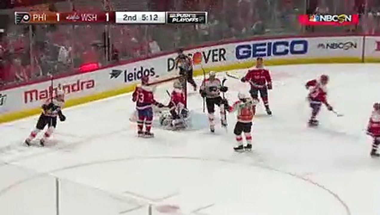 Flyers score off incredible soccer-style pass
