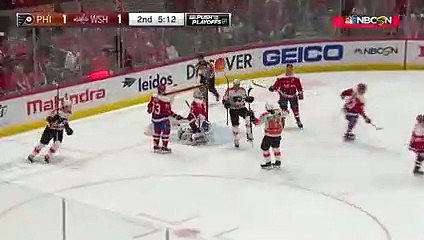 Flyers score off incredible soccer-style pass