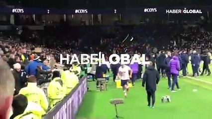 Tottenham futbolcusu Eric Dier, maç sonrası tribüne çıkıp taraftarın üzerine yürüdü