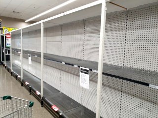 Tuvalet kağıdı stoklarını tüketen Avustralya'da bir gazete boş sayfa basmaya başladı