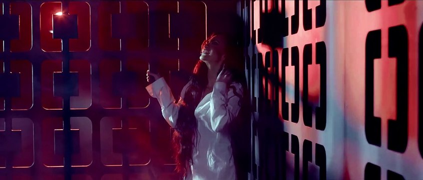 ЛИЯНА ft. КОНСТАНТИН - МОМИЧЕТО LIYANA ft. KONSTANTIN - MOMICHETO [OFFICIAL VIDEO]