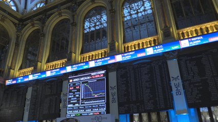El Ibex baja casi un 1 % tras la apertura y se aleja del nivel de los 9.000 puntos