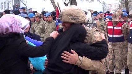 Muş'ta komandolar dualarla uğurlandı