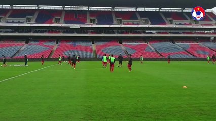 ĐT nữ Việt Nam làm quen sân đấu chính trước thềm đại chiến nữ Australia | VFF Channel