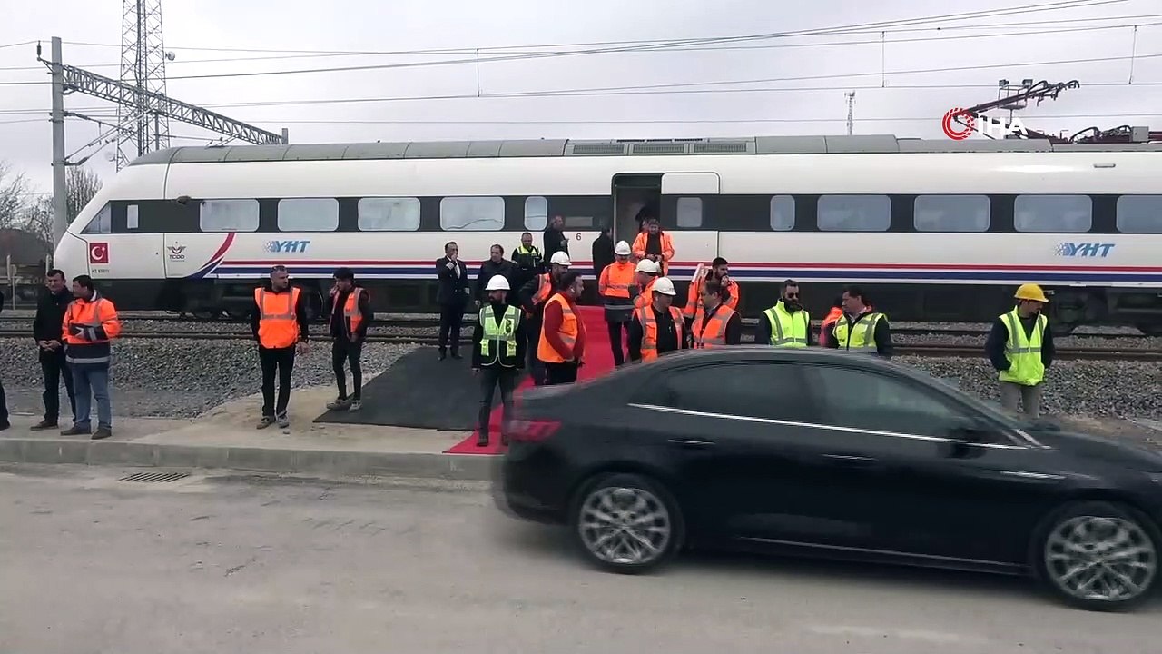 Ulaştırma Bakanı Turhan, Ankara-Sivas YHT Hattında İlk Test Sürüşünü Yaptı