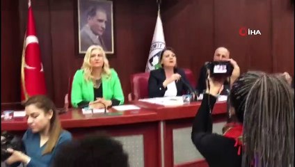İzmit Belediyesi meclisinde gerginlik
