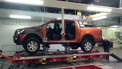 Light truck frame machine Griffon by Celette, 1 man moving Ford Ranger pick-up , universal jig