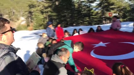 Öğrenciler Ulus Dağı zirvesinde Fetih Suresi okudu