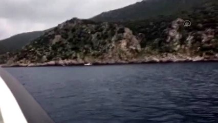 Muğla'da su alan teknedeki 3 kişi kurtarıldı