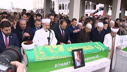 Kazada hayatını kaybeden ünlü hafız ve eşi son yolculuğuna uğurlandı