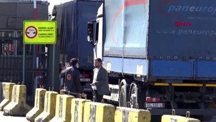 Şırnak habur'dan geçemeyen tır şoförlerinin yükleri için ıraklı şoför formülü