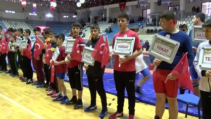 Seremonide asker selamı