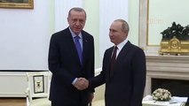 Erdoğan ve Putin'in bakan selamlamalarındaki fark dikkat çekti