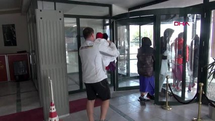 Spor alman yüzücüler, kampın son günü karda kulaç attı