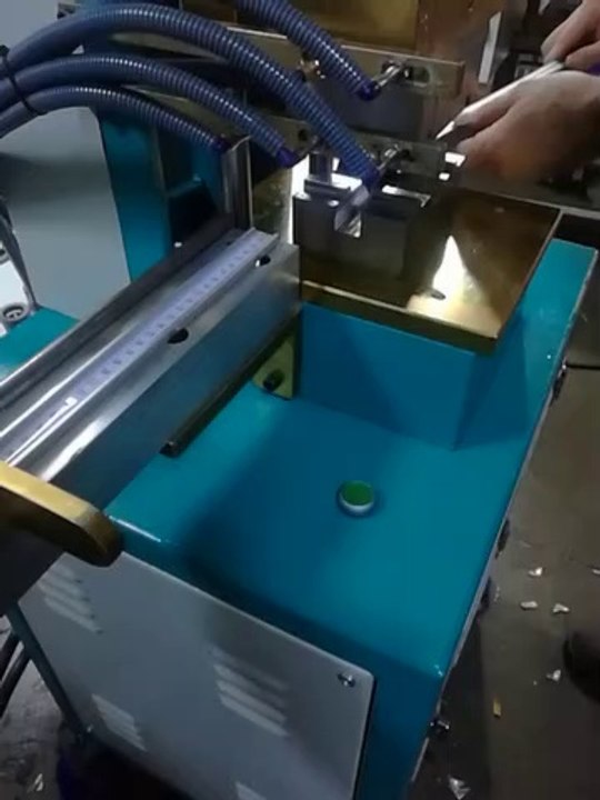 Hydraulic Square Tube Right Angle Notching Machine