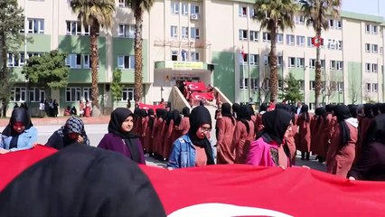 İmam hatipli kızlardan Mehmetçiğe asker selamıyla destek