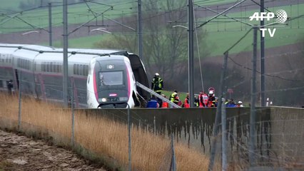 Una veintena de heridos al descarrilar un tren de alta velocidad en Francia