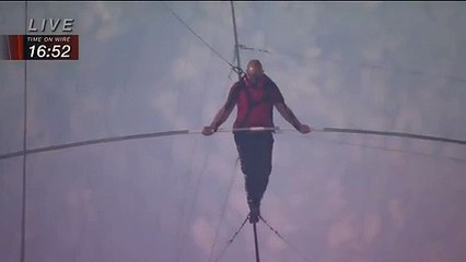 Découvrez ces images à couper le souffle d’un funambule traversant un volcan en activité au Nicaragua - VIDEO