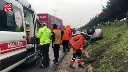 TEM Otoyolu'nda TIR'a çarpan araç takla attı