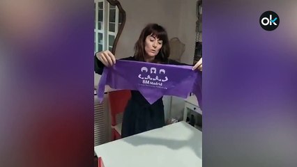 Feministas del 8M enseñan a hacer mascarillas contra el 'patriarcavirus' en plena crisis del coronavirus