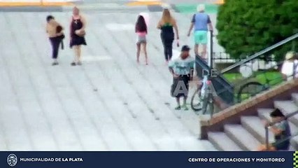 Robó una bici en la puerta de la Catedral, quedó grabado y fue detenido