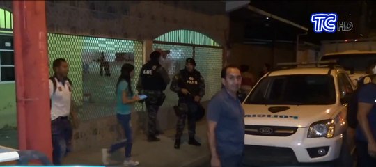 Tres personas fueron detenidas por poseer material explosivo y municiones en Manabí