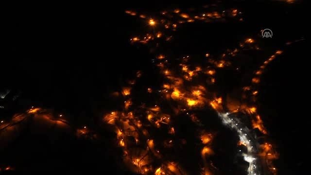 Yolu çığdan kapanan Bahçesaray'daki hastaların imdadına jandarma helikopteri yetişti