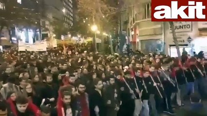 Atina'da Yunan halkı sokağa döküldü!