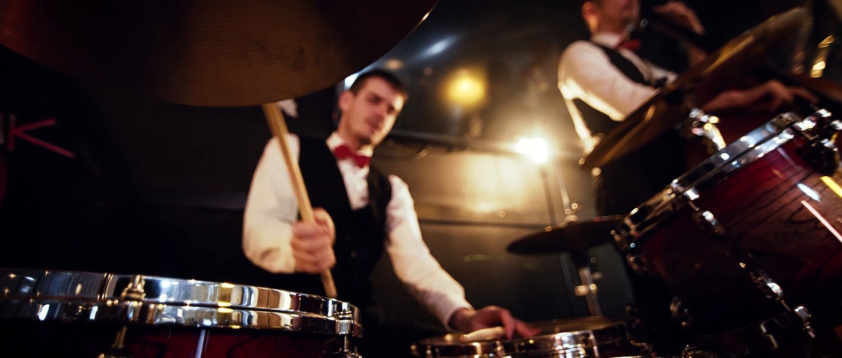 HUNTING HIGH AND LOW - CAROLINE & THE SWING FELLOWS - A-HA COVER