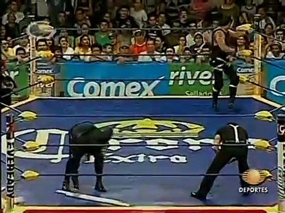 AAA 2009.08.21 VERANO DE ESCANDALO Match #05 Street Fight - Charly Manson vs. Chessman