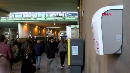 Metrobüs duraklarında "virüs" önlemi