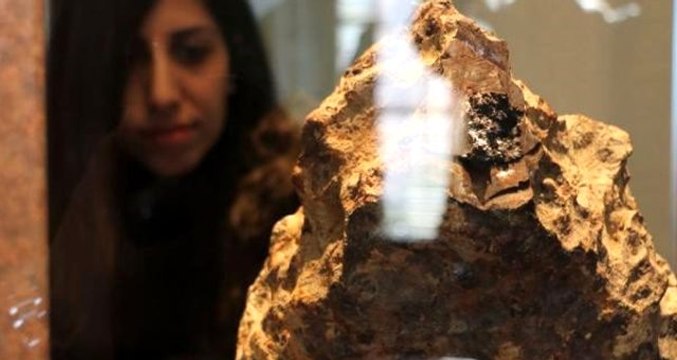 Tarlada bulduğu gök taşını satılığa çıkardı! 410 bin TL verdiler satmadı