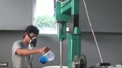 Pabrik <i>Hand Sanitizer</i> Rumahan Banjir Orderan