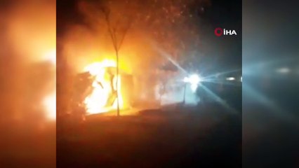Beton miksere çarpıp alev alev yanan otomobil kamerada...2 yaralı