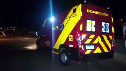 Ferido por arma branca é atendido por socorristas do Siate no Bairro Pacaembu