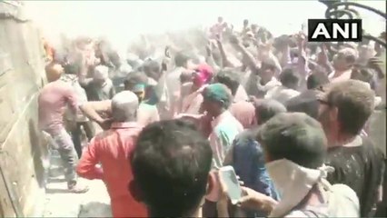 VIDEO: काशी के महाश्‍मशान मणिकर्णिका घाट पर खेली गई चिता भस्म की होली