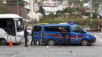 Alanya'da avokado hırsızları jandarmaya takıldı